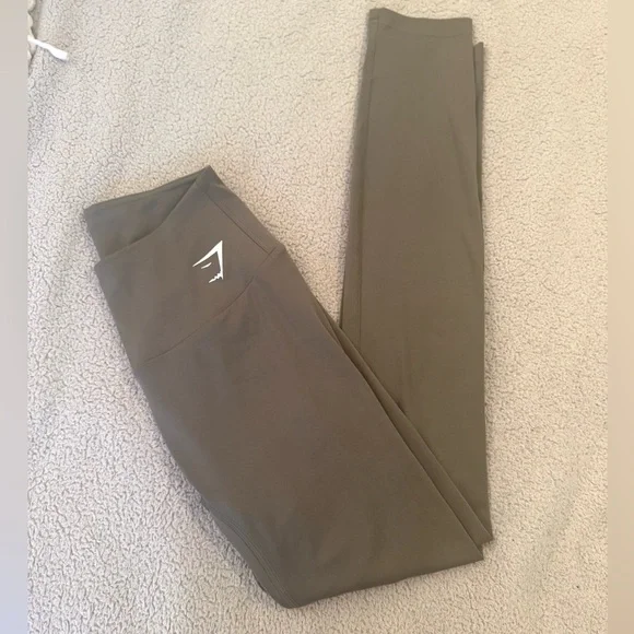LIKE NEW Gymshark Training Leggings - Core Olive - Picture 4 of 10